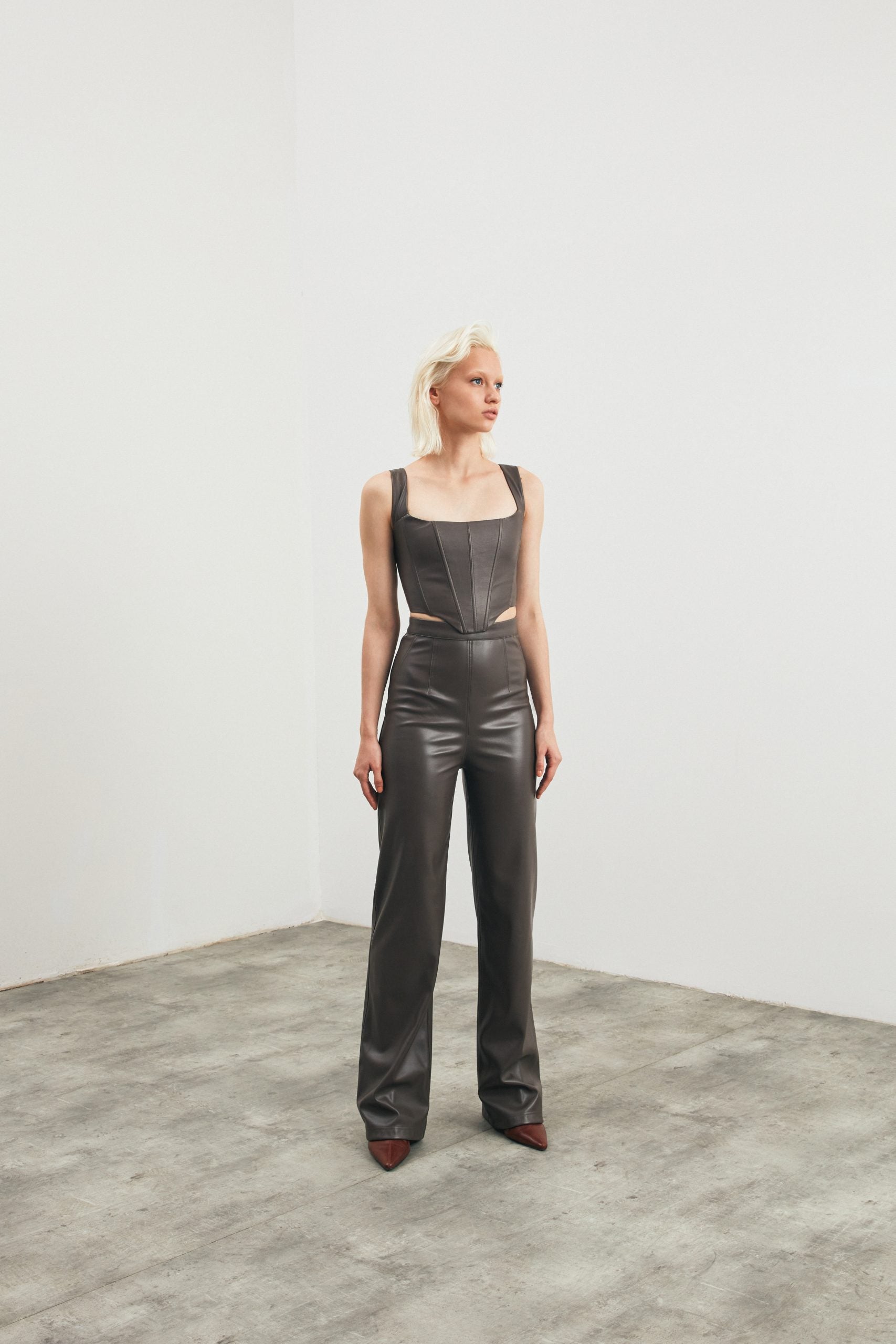 Bella Pants in Dark Smoke