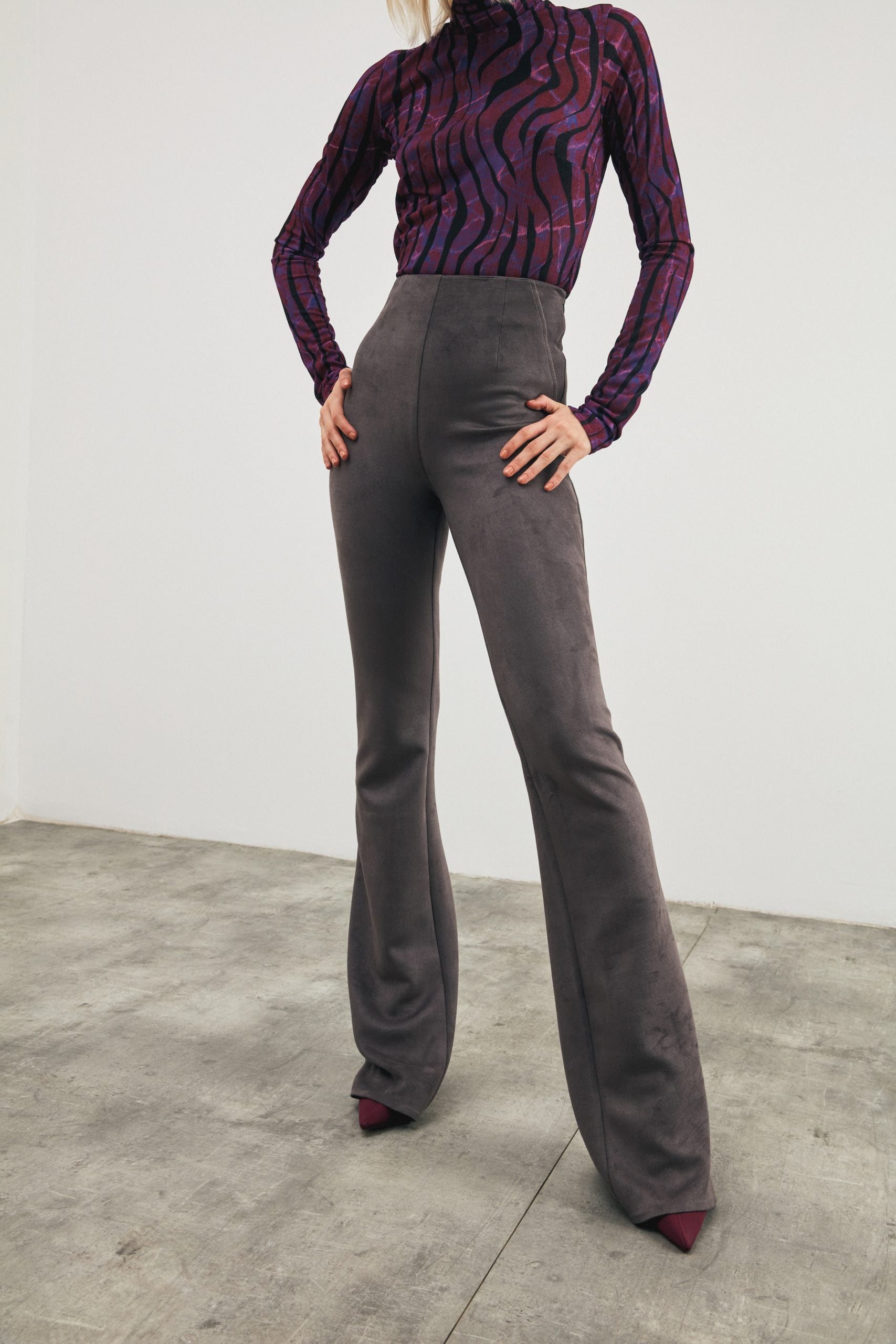 Serena Pants in Dark Dark Smoke